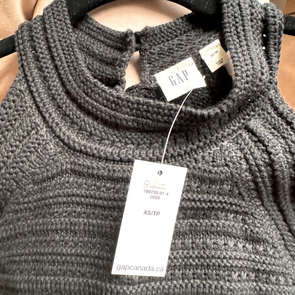 BNWT GAP knit sweater tank - Size XS p - Picture 3 of 3